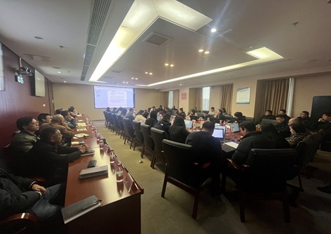 �ɶ����������Ȼ��Դ���ٿ���Ϣ������������̸��   ͬıDeepSeek����Ӧ����·��