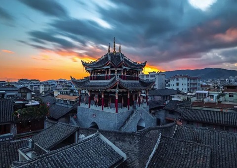 �Ĵ���ʷ�Ļ���������   ���롰һ�ˡ����ȡ���������㡱����